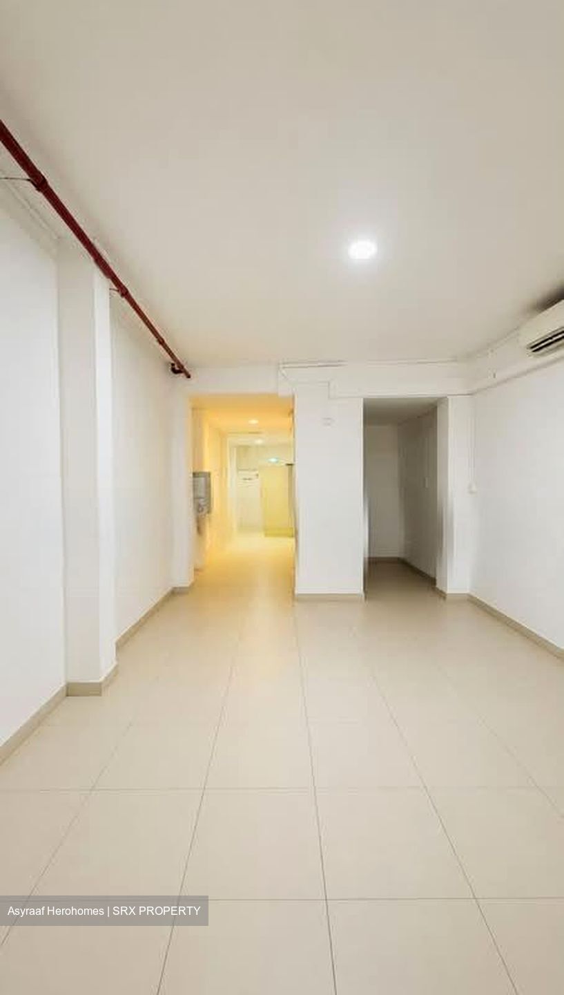 Mustafa Centre (D8), Retail #592427201